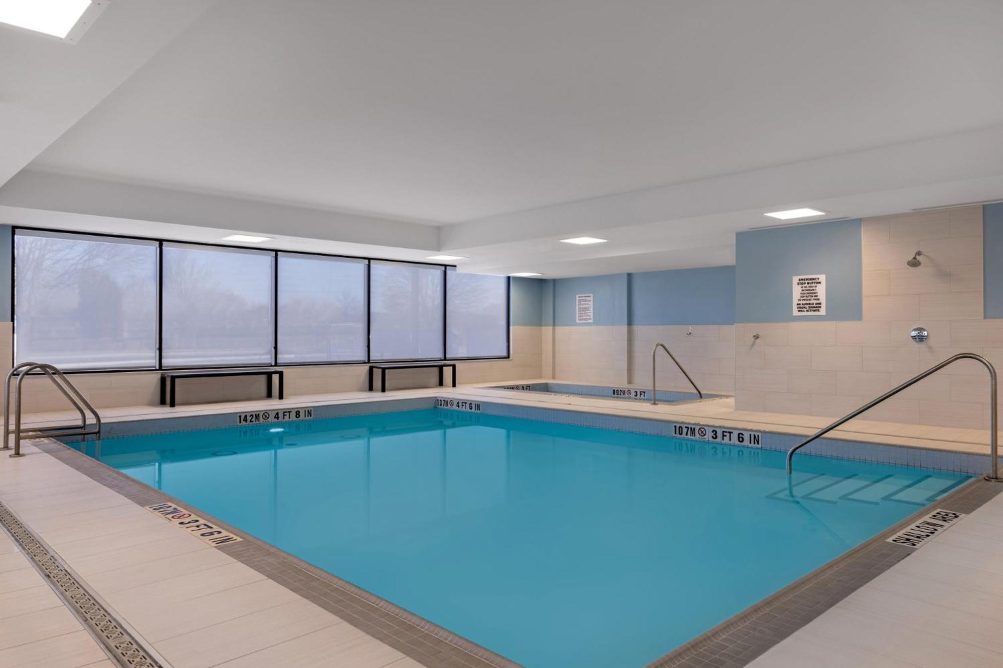Holiday Inn Express & Suites St Thomas St. Thomas Extérieur photo