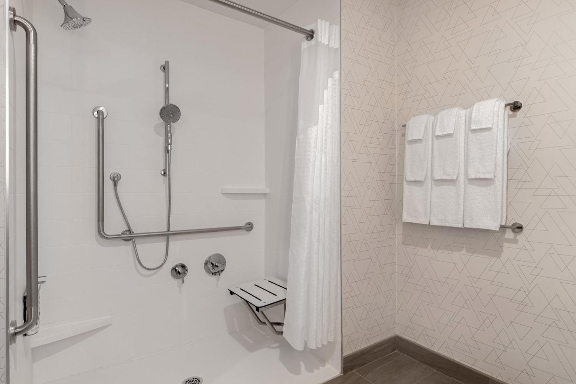 Holiday Inn Express & Suites St Thomas St. Thomas Extérieur photo